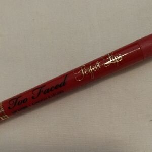 Too Faced Perfect Lips Liner